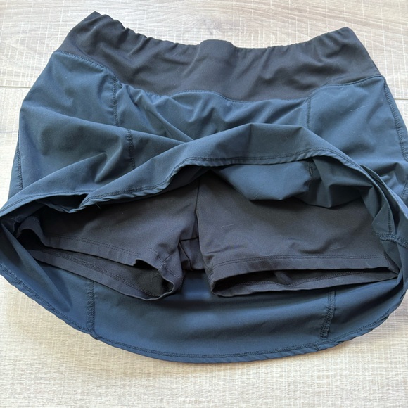 Oiselle Navy Women's Skort - Picture 4 of 8